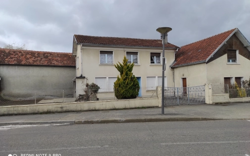 ACQUISITION MAISON dite " COUHAILLAT" au coeur du village 