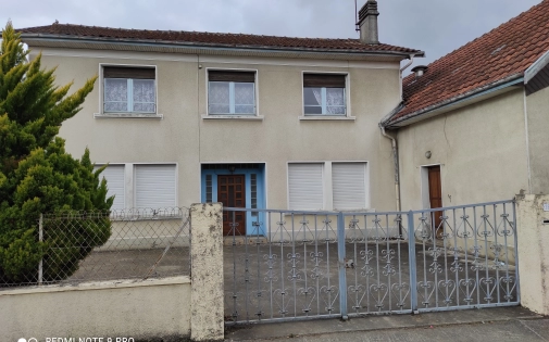 ACQUISITION MAISON dite " COUHAILLAT" au coeur du village 